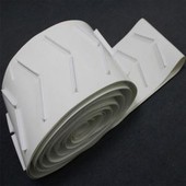 PVC White Special Chevron Conveyor Belt with Sliding Guides Inclined Conveying PB-W30